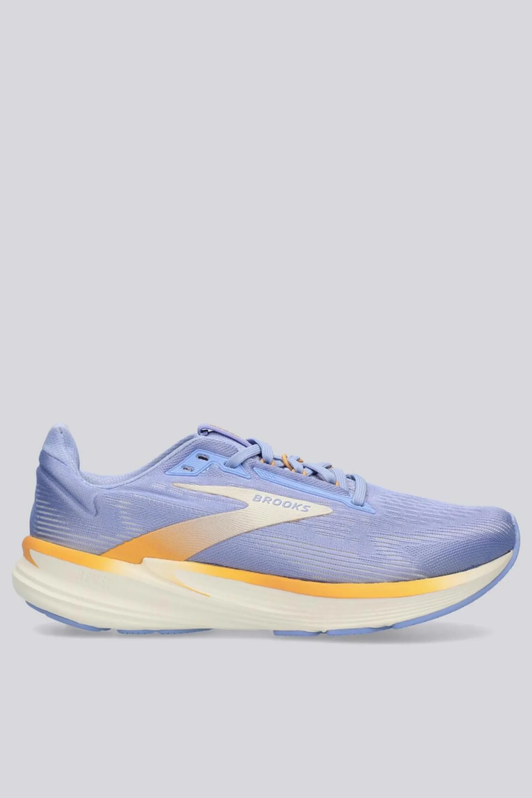 Brooks Revel 8