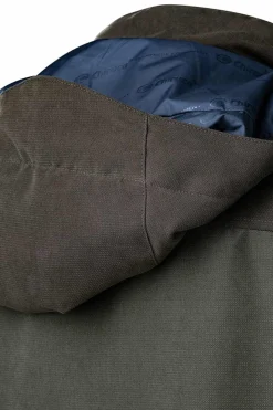 Casaco Chiruca Para Homem, Em Poliéster Respirável E Impermeável (chuva, Neve E Vento), Resistente Ao Rasgamento E Com Costuras Termosseladas. Capuz Retrátil E Amovível Com Viseira De Tempestade E Sistema De Duplo Ajuste Para Melhor Adaptabilidade E Movimento, Sem Prejudicar A Visão. Aba De Tempestade Central Interior Com Corta-vento E Proteção Do Queixo. Bolsos Inferiores E Bolso No Peito Com Fecho De Correr Impermeável. Ajustes Na Bainha Para Conseguir Uma Regulação Térmica Óptima E Evitar A Fuga De Calor Do Corpo E A Entrada De Ar Frio Do Exterior. Caraterísticas: Penetração De Água Ou Impermeabilidade (wp: 10.000) E Permeabilidade Ao Vapor De Água Ou Respirabilidade (mp: 30.000).