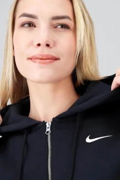 Nike Club