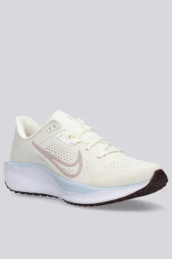 Nike Quest 6