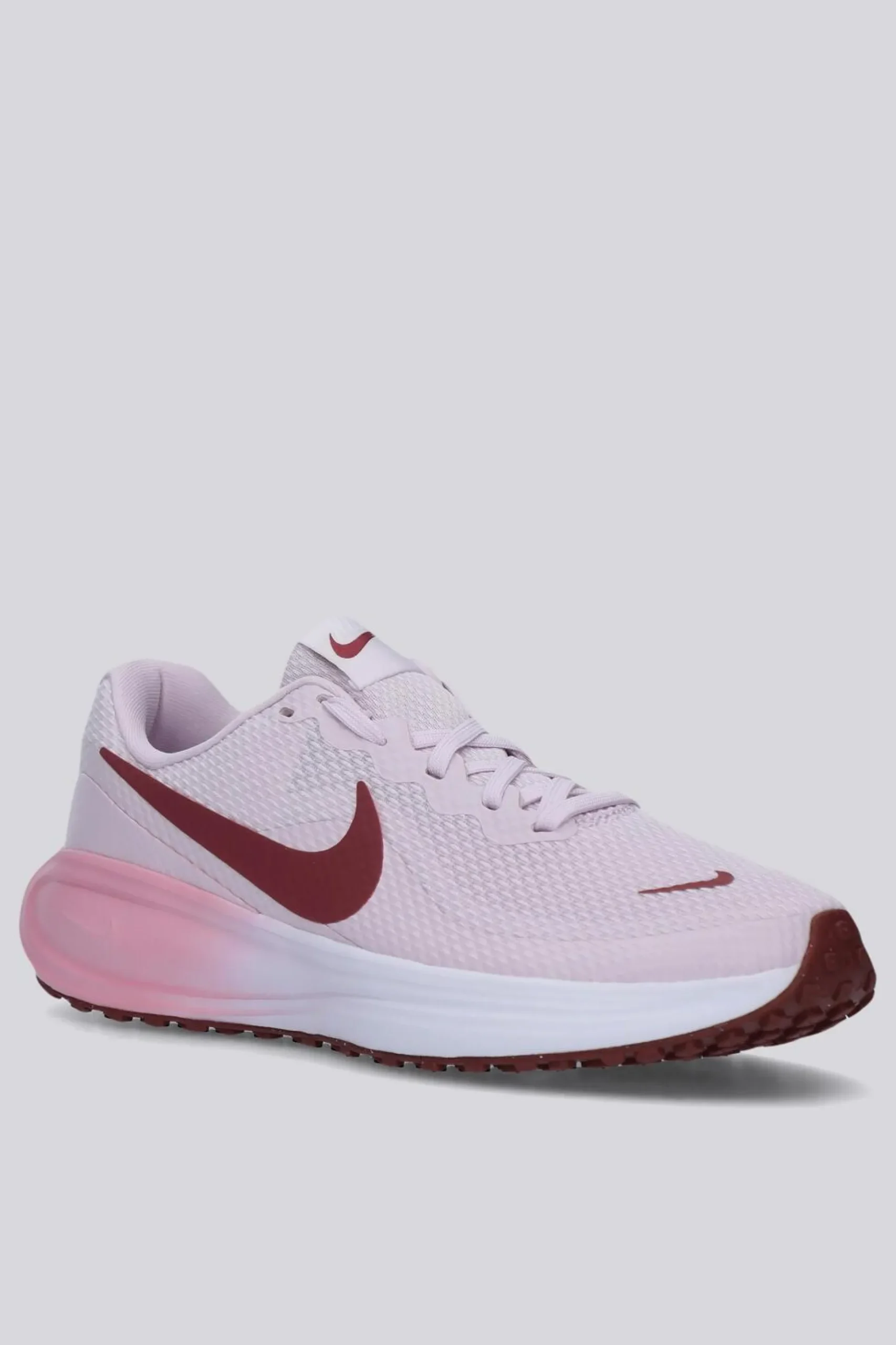Nike Revolution 8