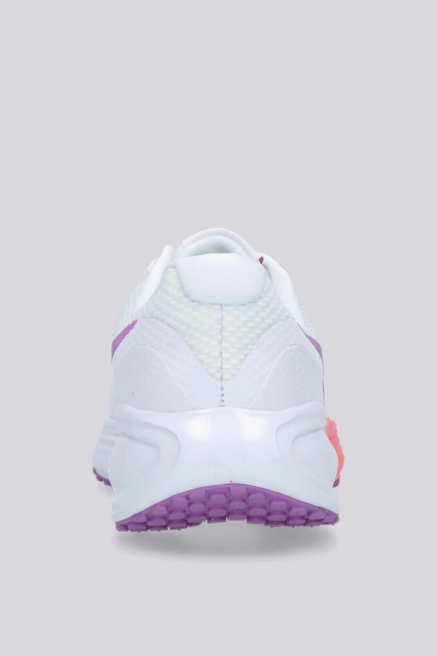 Nike Revolution 8
