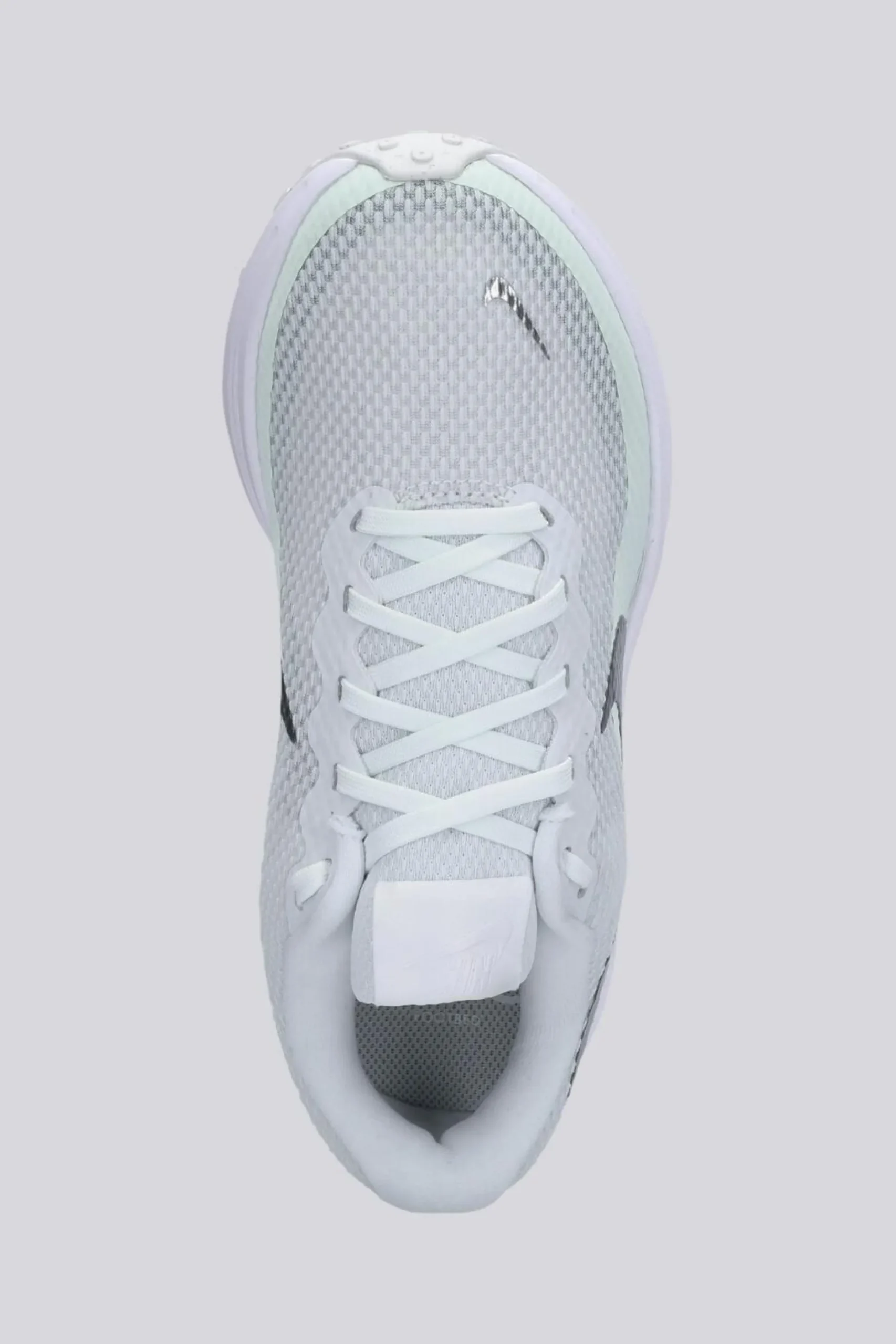 Nike Revolution 8