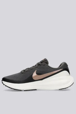 Nike Revolution 8