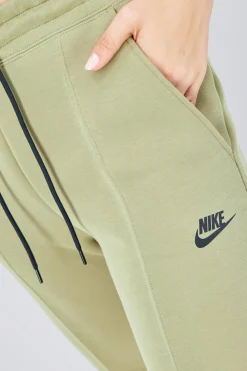 Nike Tech