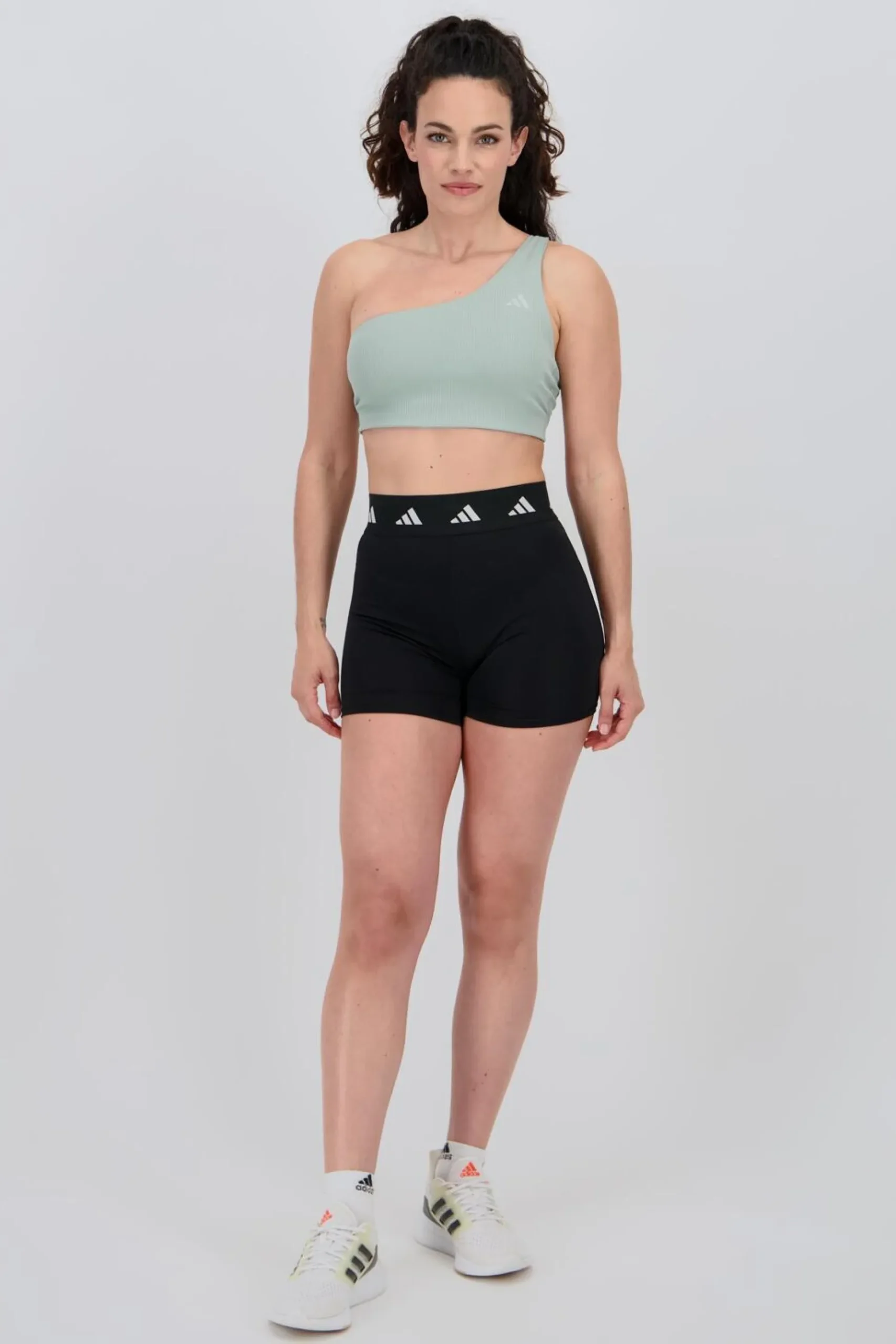 Top adidas